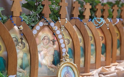 ▲	Maryjne wizerunki odwiedzają diecezjan w ich domach już w 99 parafiach.