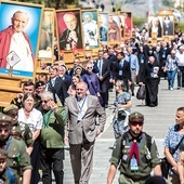 ►	Uroczystości gromadzą co roku tysiące czcicieli z całej Polski.