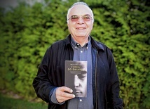 ▲	Historię niezwykłego nawrócenia można poznać dzięki książce wydawnictwa Michalineum „Z mroku do światła”.