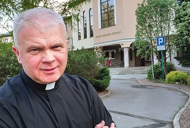 	Rektor przypomina o dokumentach, jakie należy przygotować przy zgłaszaniu się do seminarium.