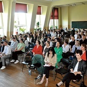 Uczestnicy spotkania w Centrum Edukacji Ekonomiczno-Handlowej.