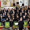 Orkiestrę Dętą Międzyborów dużym szacunkiem i sympatią darzył zmarły w 2020 r. biskup. Muzycy wspominają go do dziś.