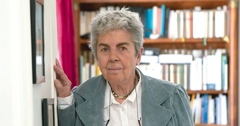Chantal Delsol(ur. 1947 w Paryżu) – profesor filozofii politycznej, jedna z najciekawszych i najważniejszych postaci współczesnej myśli filozoficznej, określająca się jako neokonserwatystka liberalna. Autorka m.in. „Czasu wyrzeczenia” oraz „Zmierzchu uniwersalności”. Publicystka „Le Figaro”, mieszka w Paryżu.