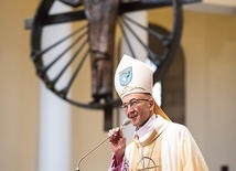 Inauguracja posługi  koadiutorskiej w archidiecezji katowickiej miała miejsce 5 lutego 2022 roku. Powiedział wtedy, że „jedynym programem dla Kościoła  jest słowo Boże i to,  byśmy byli mu wierni”.