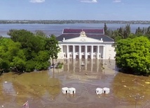 Pod wodą znalazł się główny plac w Nowej Kachowce.