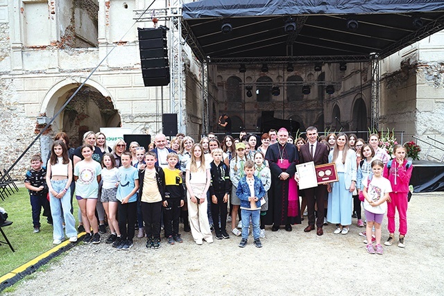 Przybyła także społeczność szkoły podstawowej w Potoczku.