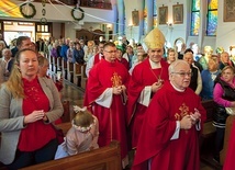 Dziękczynnej Eucharystii przewodniczył bp  Zbigniew Zieliński.