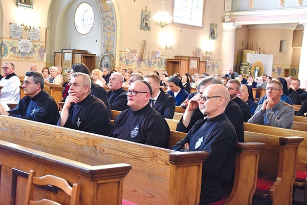 ▲	Na obchody do miasta nad Węgierką przyjechało wielu zakonników Zgromadzenia Męki Pańskiej z klasztorów w Polsce i zagranicą.