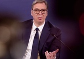 Prezydent Serbii Aleksandar Vučić zaczyna porzucać tradycyjną przyjaźń z Rosją na rzecz zbliżenia z Zachodem.