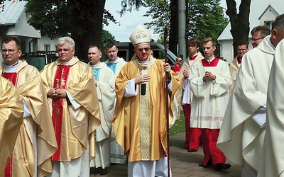 ▲	O wartości posługiwania przy ołtarzu mówił metropolita lubelski.