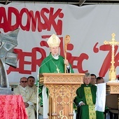 W czasie rocznicowych Mszy św. zawsze ustawiane są relikwie św. Kazimierza, patrona miasta i diecezji. 