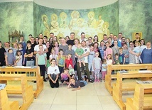 Uczestnicy w kaplicy w Domu Pielgrzyma.