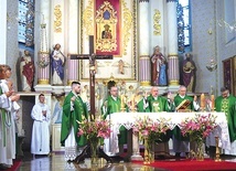 ▲	Podczas odpustowej Mszy św. w kościele Świętych Wawrzyńca i Kazimierza Królewicza.