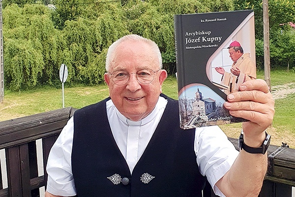 ▲	To nie pierwsza publikacja kapłana.