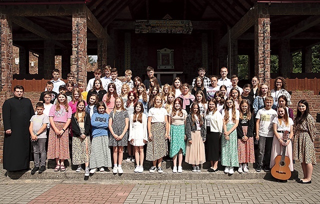 ◄	Spotkanie we wspólnocie przyniosło im wiele radości.