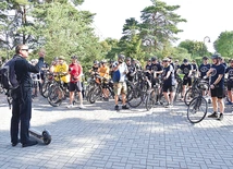 ▲	Cykliści wyruszyli w trasę sprzed gdańskiego sanktuarium MB Fatimskiej.