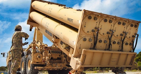 Rakiety w hiszpańskiej Rocie to część tarczy antyrakietowej,  do której należeć będzie baza w Polsce.