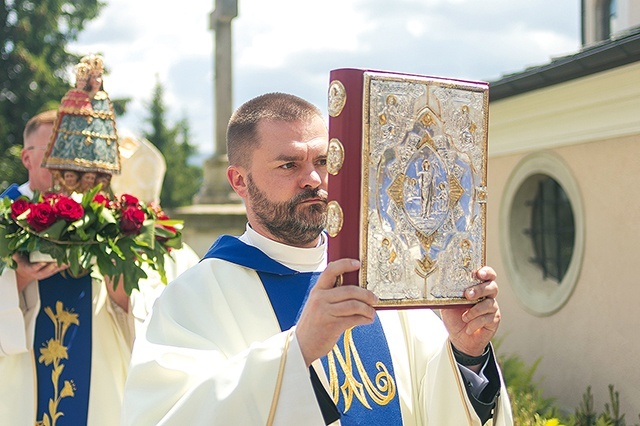 ▲	Ks. Grzegorz Umiński był wpatrzony w Ewangelię. Głosił ją nie tylko słowem, ale i przykładem swojego życia. 