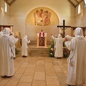 Charyzmat Betlejem naznacza kontemplacja połączona z liturgiczną i braterską komunią.