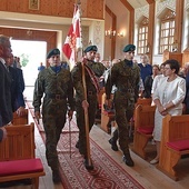 	W uroczystości wziął udział m.in. poczet sztandarowy przasnyskiej jednostki wojskowej.