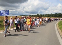 	W drogę wyruszyło ponad 400 pątniczek.