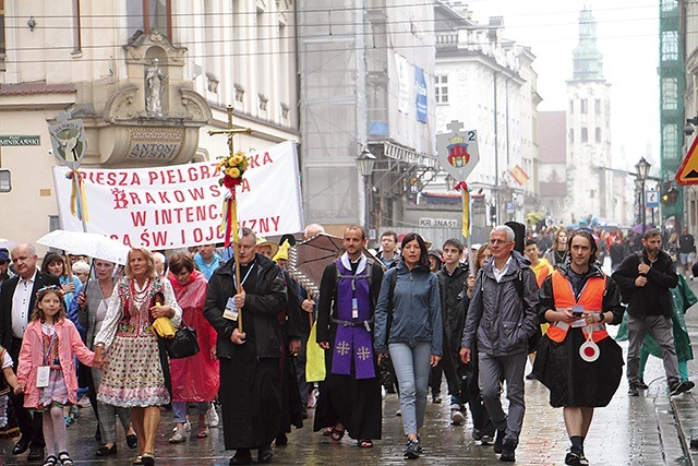 Pierwszym odcinkiem drogi był przemarsz przez Stare Miasto.