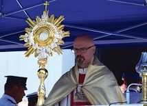 Sumie odpustowej i procesji przewodniczył o. Piotr Szczepański.