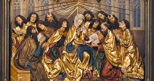 Maryja znajduje się w centrum „Zesłania Ducha Świętego” dłuta Wita Stwosza.