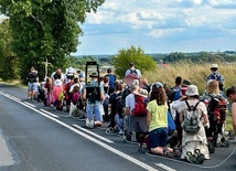 Widok Jasnej Góry na horyzoncie  jest dla pielgrzymów szczególnym momentem.