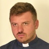 Ks. Bartłomiej Cieślak urodził się w 1983 roku. Pochodzi z parafii św. Krzysztofa w Tychach. Święcenia prezbiteratu przyjął w 2008 roku. Był wikariuszem w parafiach w Radzionkowie, Jejkowicach i Mysłowicach.
