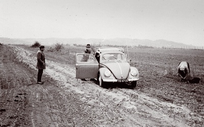 Legendarny volkswagen garbus, którym brat Andrew van der Bijl w ukrytych schowkach przewoził Biblie za żelazną kurtynę.