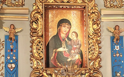 	Obraz MB Czanieckiej w głównym ołtarzu stuletniego kościoła.