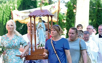 Po Eucharystii odbyła się procesja.