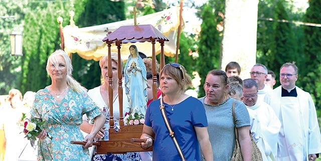 Po Eucharystii odbyła się procesja.