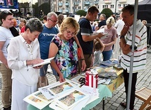 Sprzedaż książek i ilustracji wspiera Hospicjum im. bł. ks. M. Sopoćki w Wilnie. Stworzyła je s. Michaela Rak ZSJM, założycielka gorzowskiego Hospicjum im. św. Kamila.