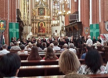 Po Eucharystii w bazylice św. Elżbiety odbył się koncert chóru Basilica Cantans.