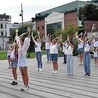 Świętowanie rozpoczęło się tanecznym flash mobem, przedstawionym przez ukraińskie dzieci i ich mamy.