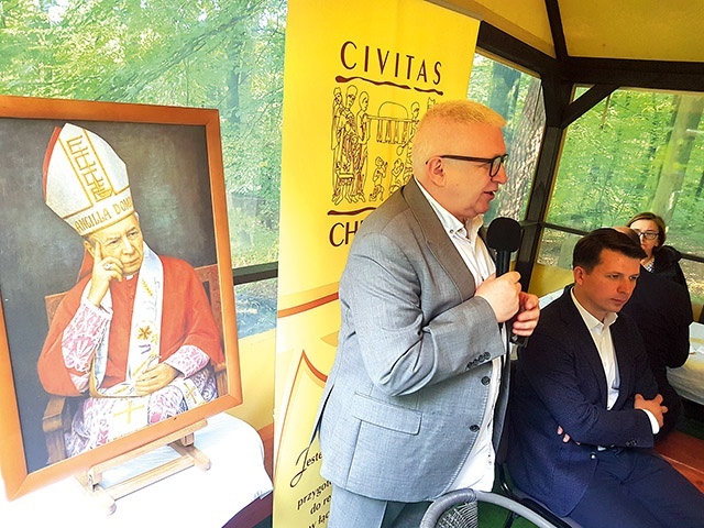 ▲	Doroczne pielgrzymowanie to spotkanie z nauczaniem kardynała.