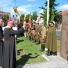 ▲	Inicjatorem uroczystości było Stowarzyszenie Historyczne im. 11 Grupy Operacyjnej NSZ.