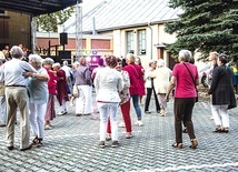 Potańcówka  przy muzyce zespołu Dzikie Wino.