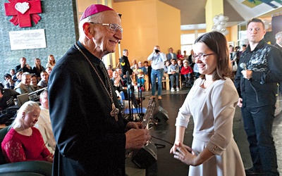 ▲	W 2019 roku w 25-lecie Ośrodka Rehabilitacyjnego w Rusinowach podczas gali Skrzydeł św. Rafała Archanioła biskup otrzymał nagrodę w kategorii „Osobowość”. 