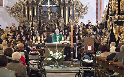 Spotkanie tradycyjnie wieńczy Msza św. w kościele  św. Bartłomieja.