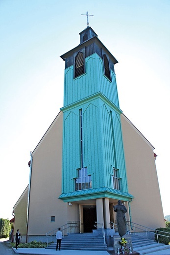 W październiku będzie obchodzona kolejna rocznica konsekracji świątyni, która jest centrum życia religijnego miejscowości.