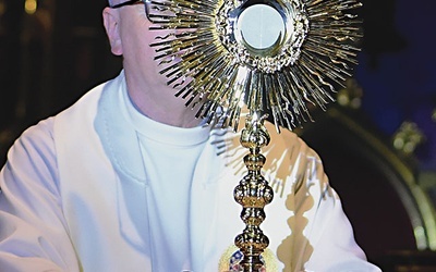 Po Eucharystii odbyła się adoracja Najświętszego Sakramentu.