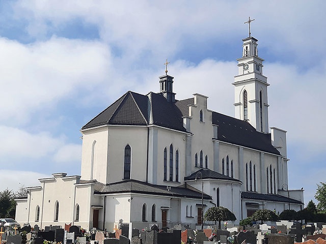 	Bryła budowli jest mieszaniną stylów.