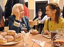 Spotkanie, rozmowa, poznanie się wrocławscy katolicy rozpoczynają ożywienie wspólnoty na szczeblu parafialnym.