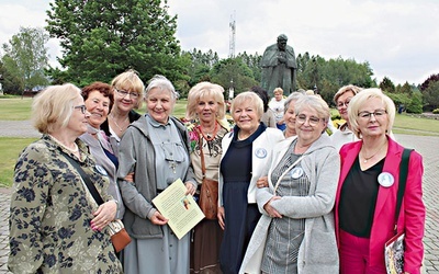 	Każdego roku w czerwcu pielgrzymują do sanktuarium w Ludźmierzu.
