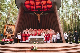 Tradycyjna Eucharystia w Piaśnicy jest celebrowana w pierwszą niedzielę października.