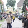 To jedno z najliczniejszych zgromadzeń pielgrzymów w krzeszowskim sanktuarium.