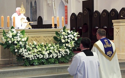 Modlitwa różańcowa za ofiary dramatycznych ucieczek do krajów europejskich.